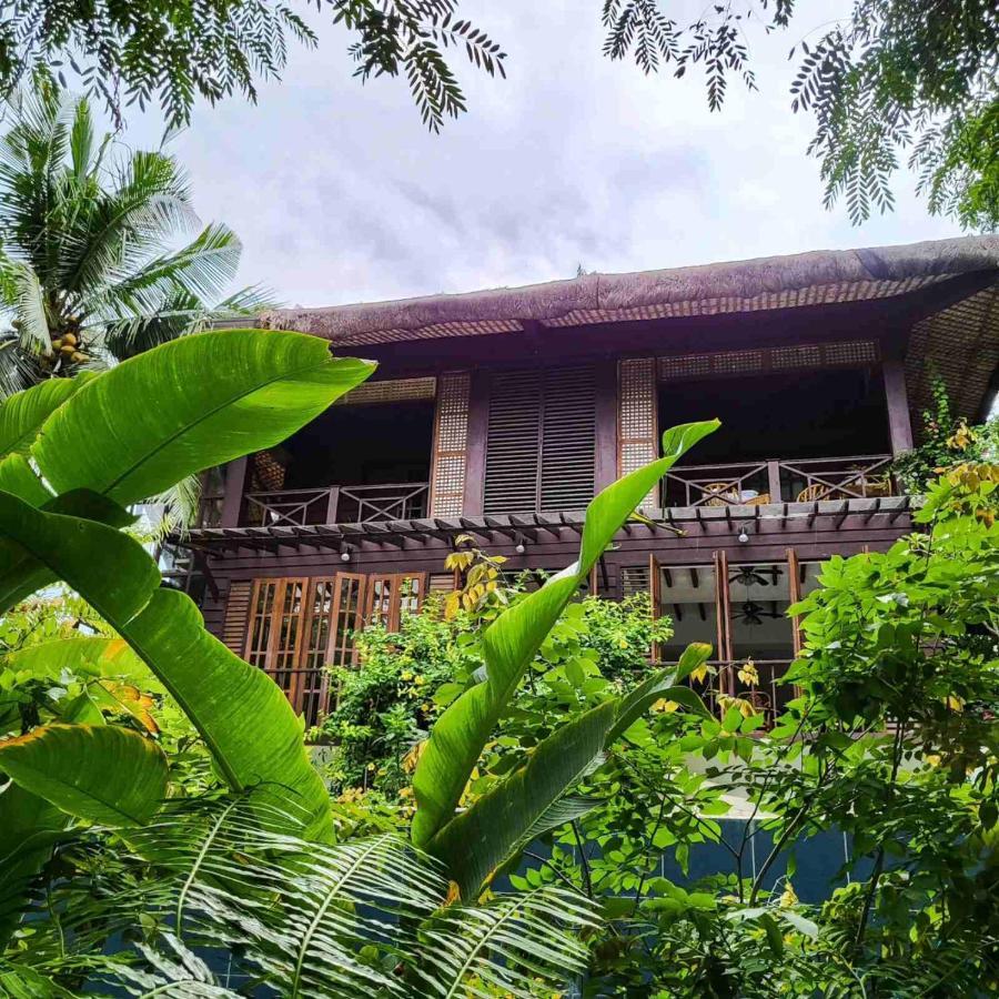 The Red Hen Homestead * Batangas